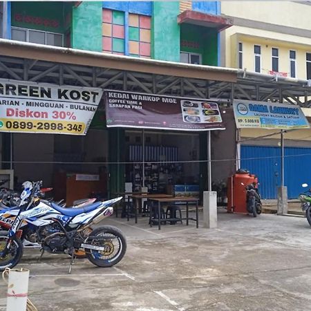Greenkost Hostel Sintang Екстериор снимка