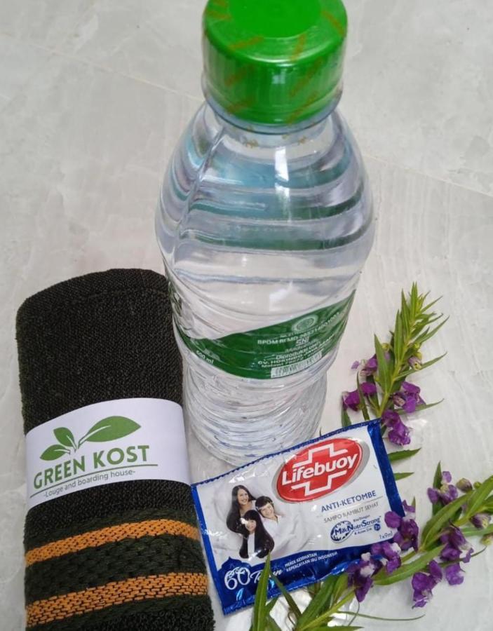 Greenkost Hostel Sintang Екстериор снимка