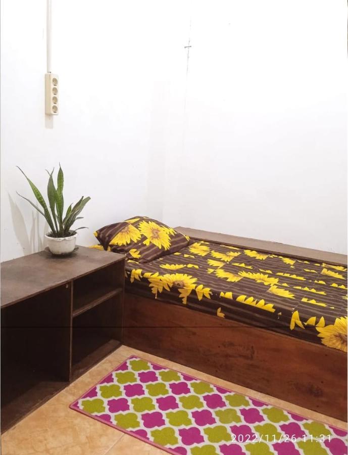 Greenkost Hostel Sintang Екстериор снимка