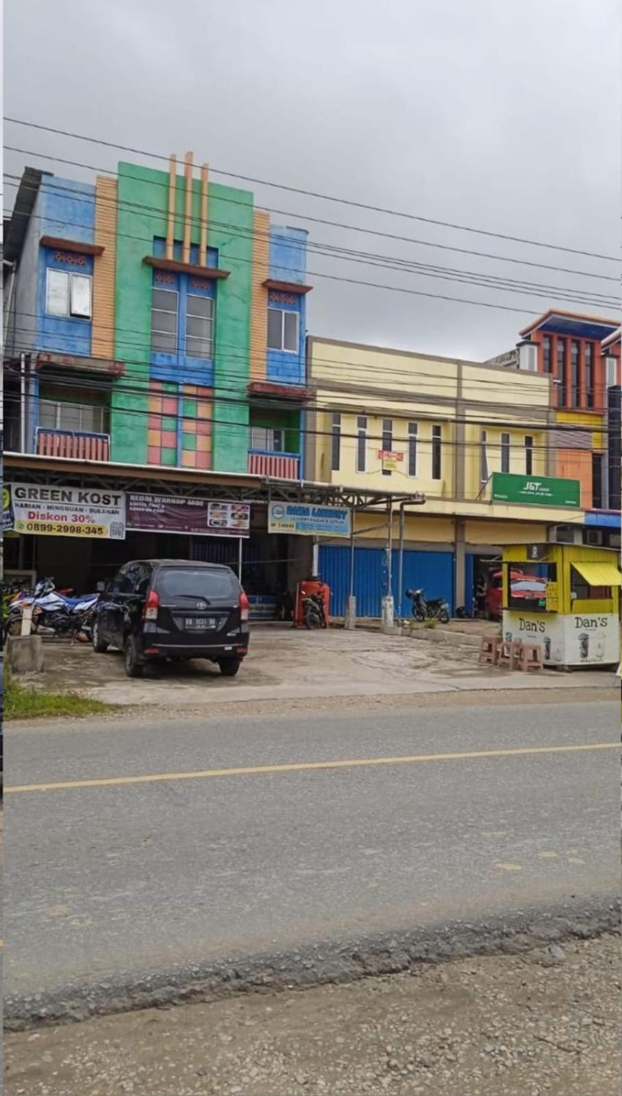 Greenkost Hostel Sintang Екстериор снимка