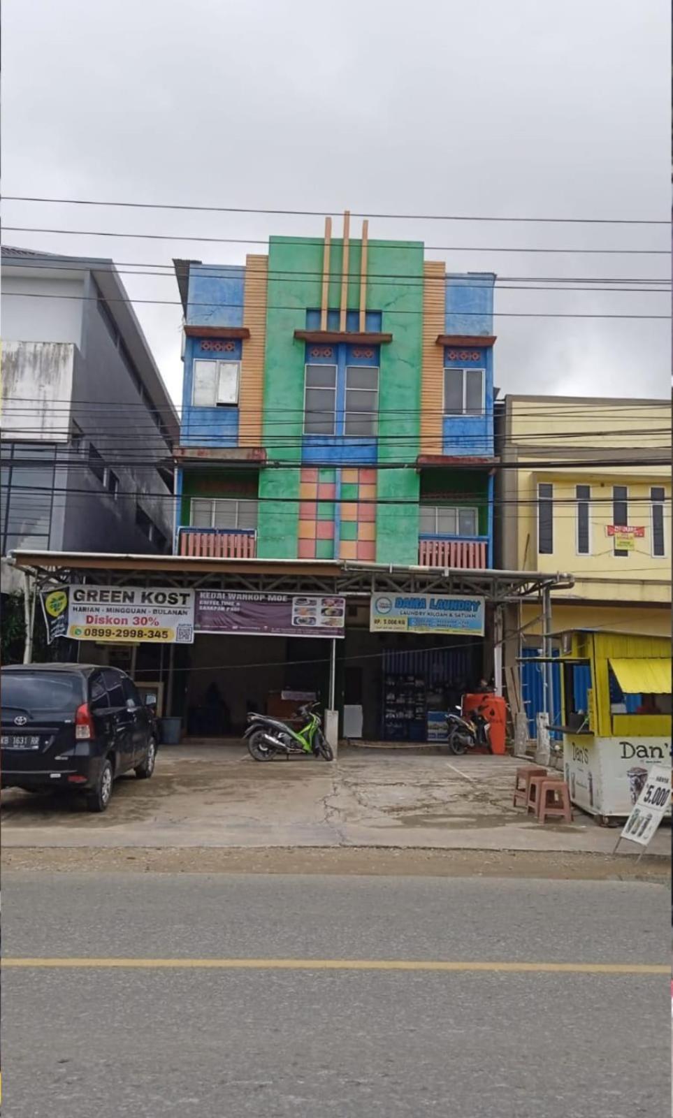 Greenkost Hostel Sintang Екстериор снимка