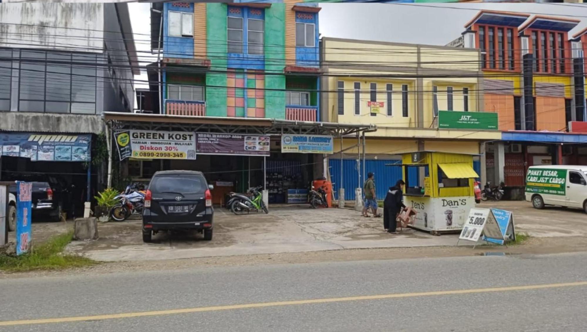 Greenkost Hostel Sintang Екстериор снимка