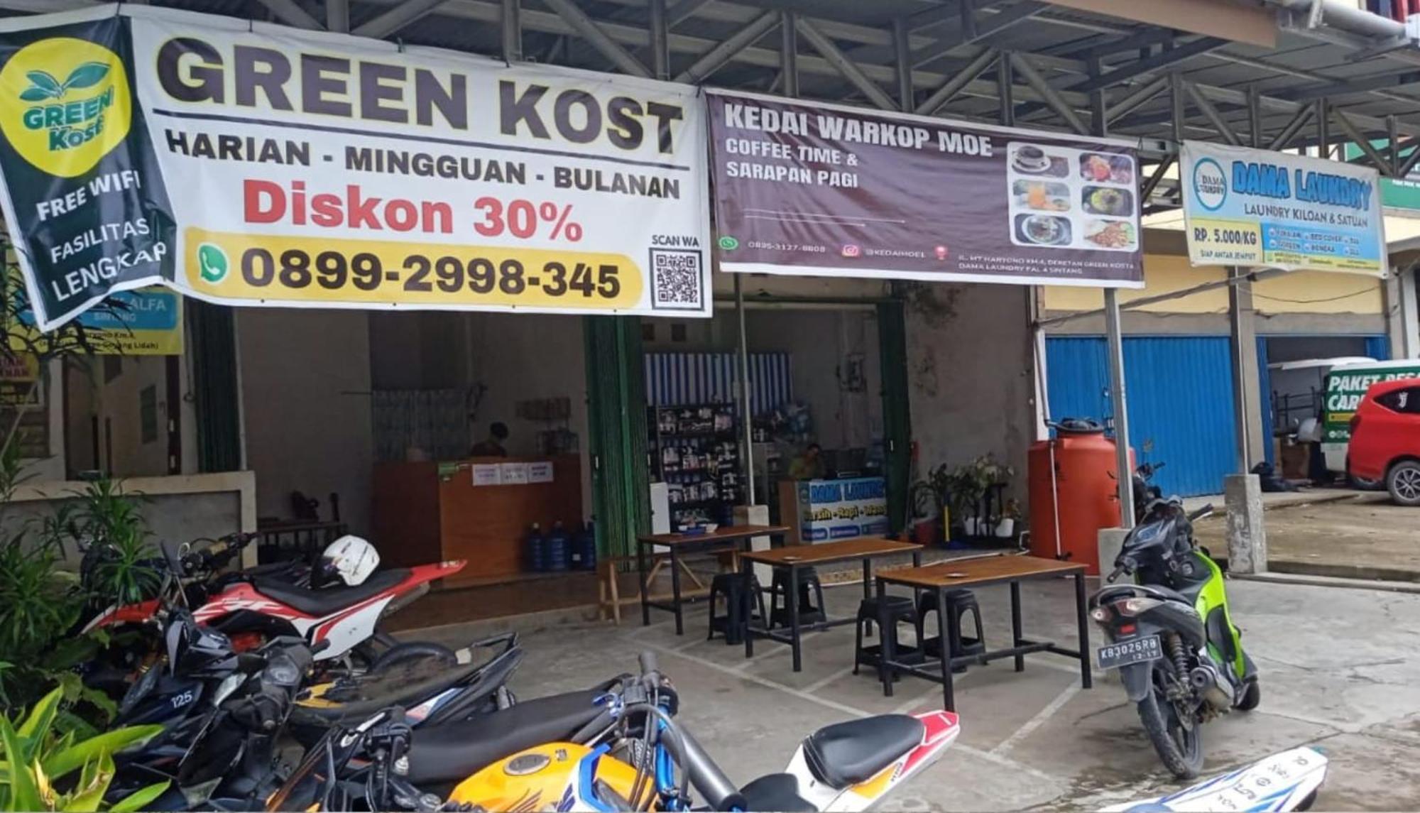 Greenkost Hostel Sintang Екстериор снимка